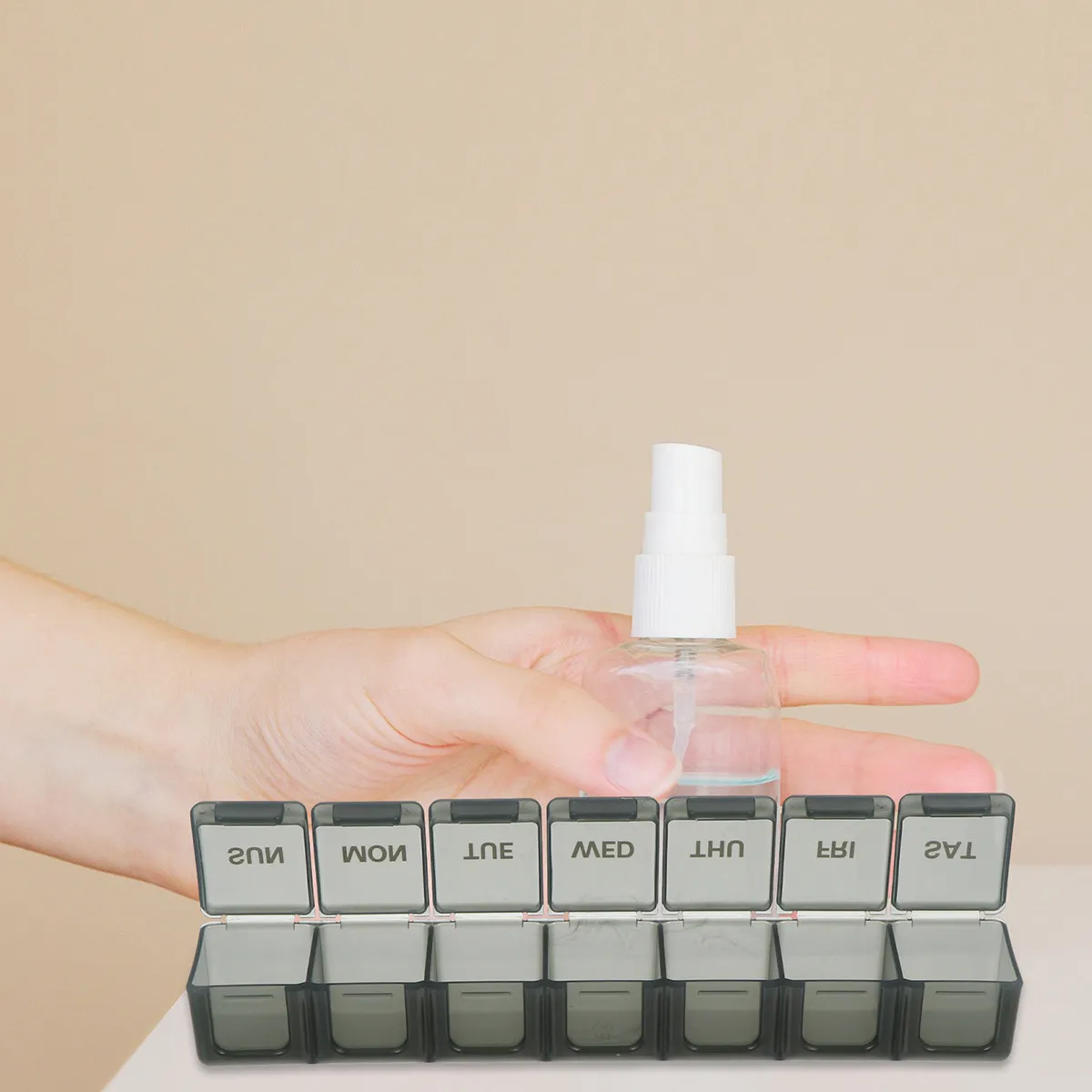 

2Pcs Portable Travel Pill Organizer 7-Compartment Weekly Medicine Case Fish Dose Storage Lightweight