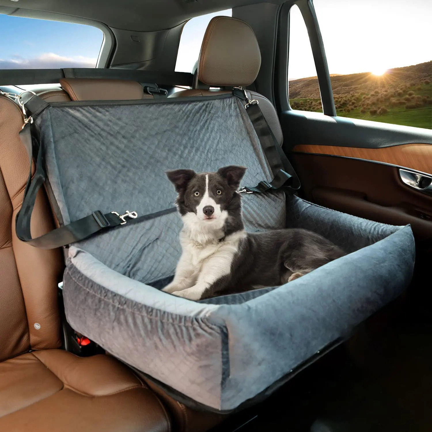 Medium and Large Kennel Multi-functional Car Pet Kennel Travel Bed Comfortable and Safe Anti-scratch Seat