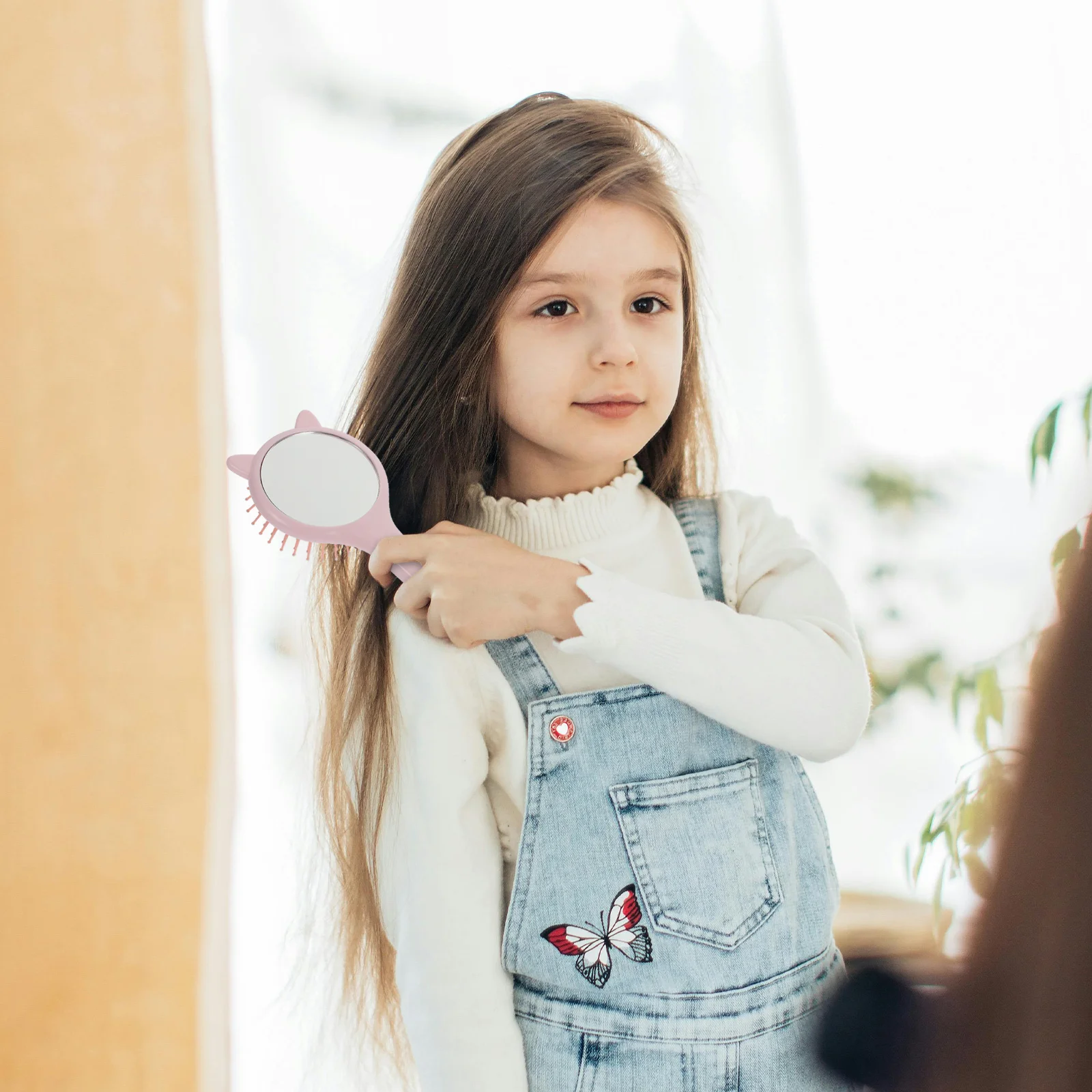 

Cat Claw Design Scalp Massage Comb with Integrated Mirror for Easy Styling and Touch Ups Gift for Female Friends