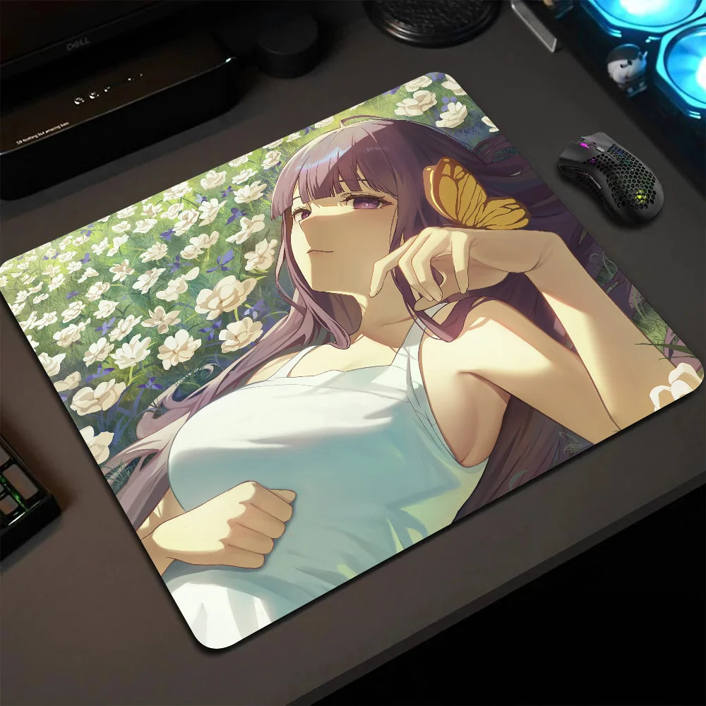 

Fern Sousou No Frieren Mousepad Small LockEdge Mouse Pad For Gamers Computer Desk Pad Anti-slip Rubber