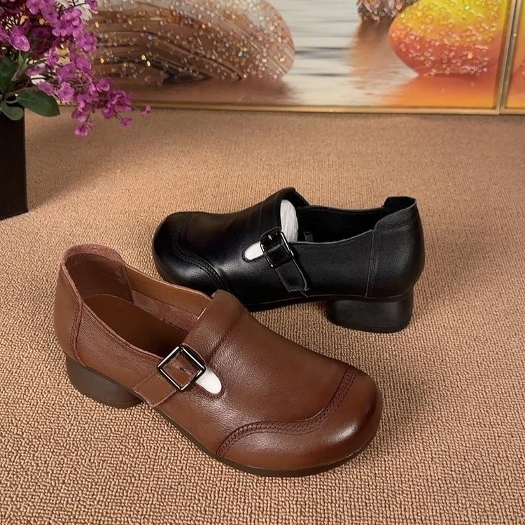 

Mom's shoes for spring and summer 2026 soft soled leather shoes retro shoes thick heeled women's shoes