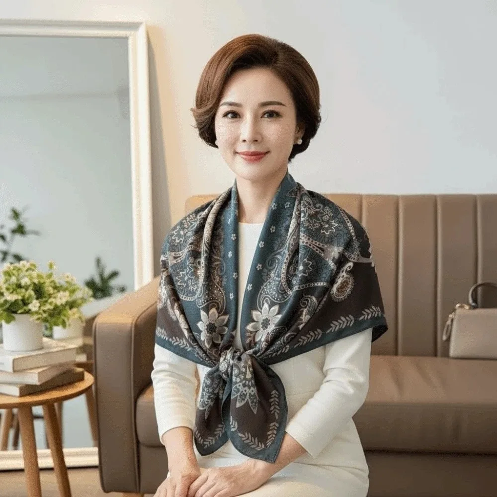 

Breathable Mom Square Headscarf Lightweight Personalized Design Double-sided Printed Silk Scarf Sunscreen Headband