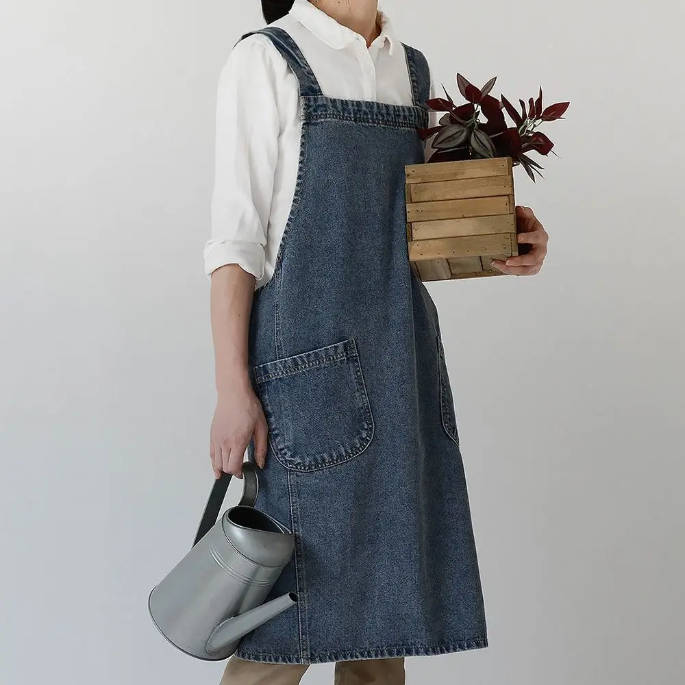 

Oil-Proof Ladies Denim Apron Unisex Breathable Kitchen Cooking Apron Elegant with Pockets Barber Work Clothes Restaurant Use