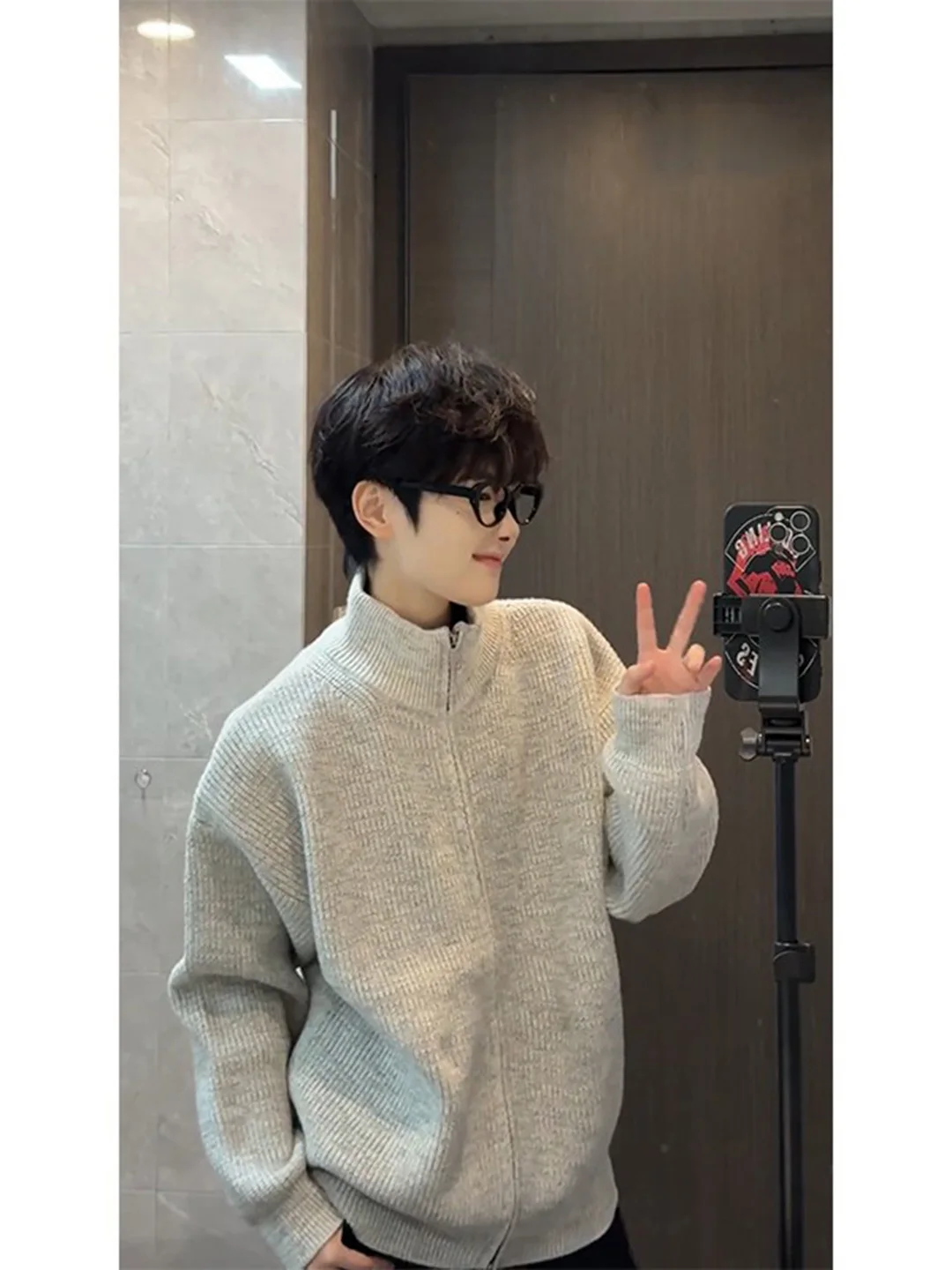 

Мужской вязаный кардиган Cleanfit Color Open: осенне-зимняя свободная повседневная кофта с воротником-стойкой и капюшоном