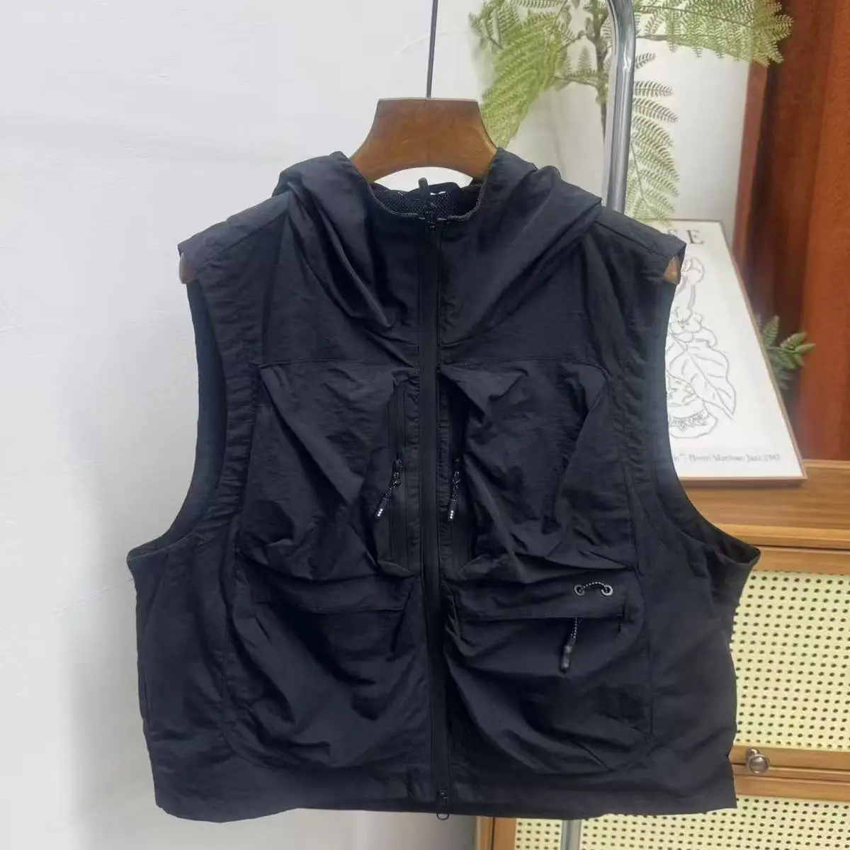 Tactical Outdoor Vest Multi-Pockets Hooded Quick-Dry Sleeveless Workwear Vest Casual Sports Tank Top for Men & Women