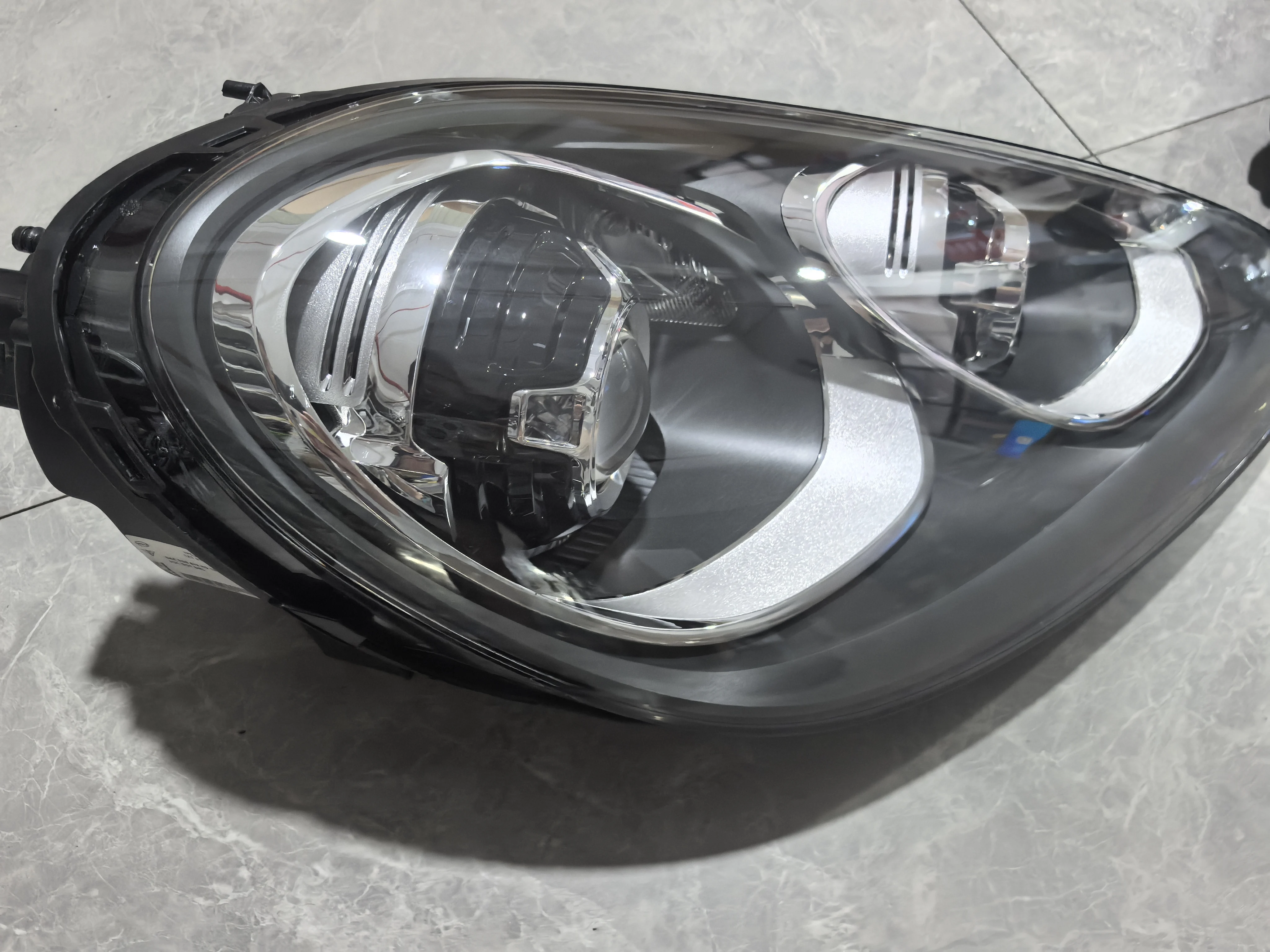 

For 2015 Porsche Cayenne Headlight Half Assembly, Compatible Car Lighting Parts