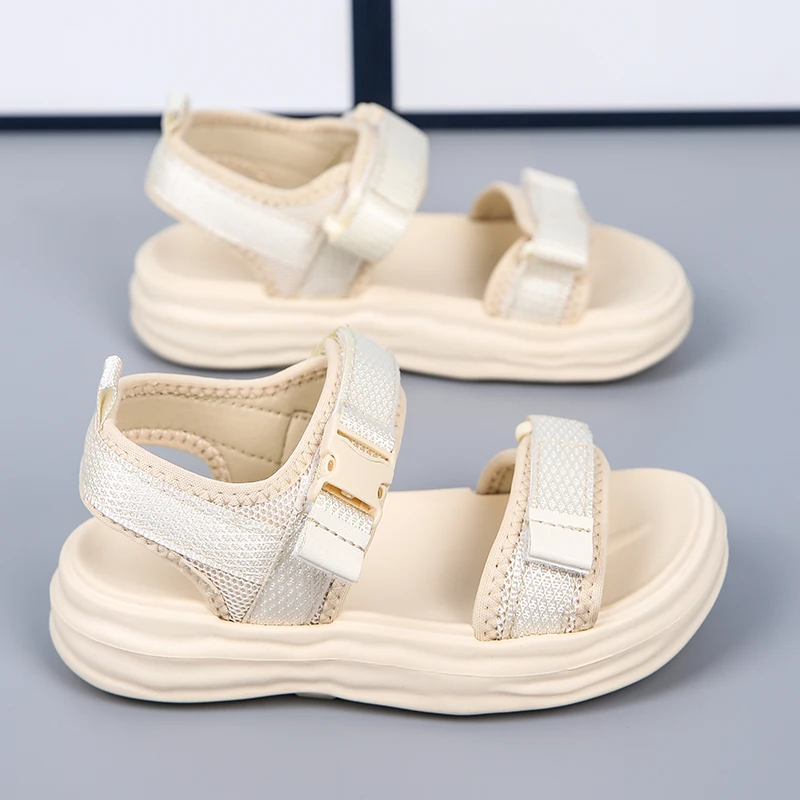 A pair of children's summer open-toe mesh sports sandals, soft, comfortable, cool and casual shoes, size 30-38，BD-L05