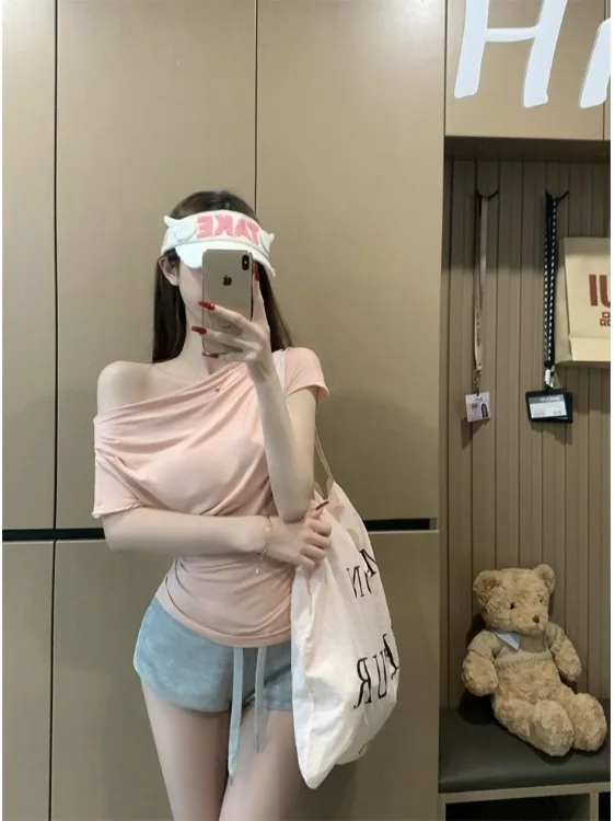 Sweet Spicy Girl Sle One schouder Afslankend Ontwerp Roze Eenvoudig T-shirt Dames Ins ort Sve Katoenmix Zomertop