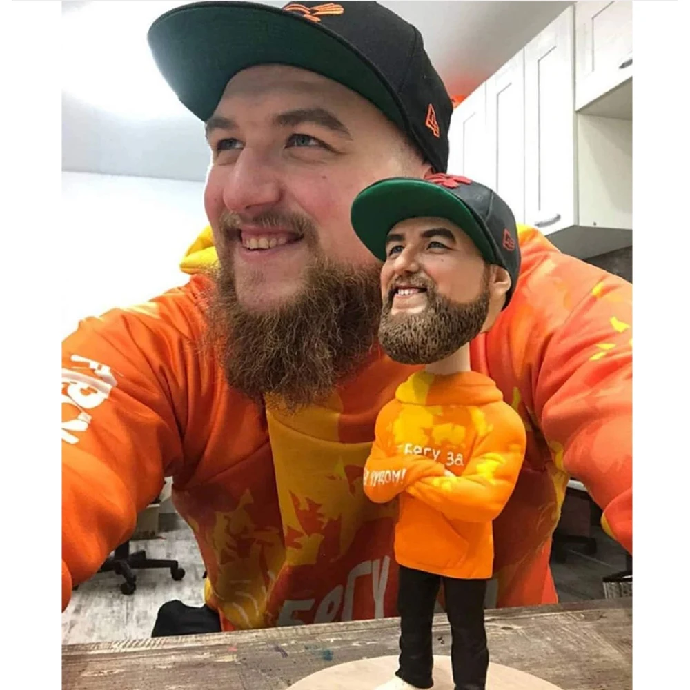 

Custom Bobbleheads Figures Sculpted Personalized Figurine Gifts for Boyfriend Husband Boss Office Coworker