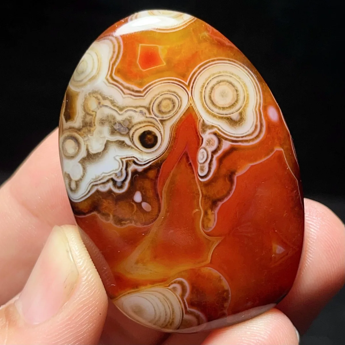 Sunset Tone Banded Agate Worry Stone, Mineral Specimen, Tumbled Polished, Crystal Display, Natural Stone, Table Display
