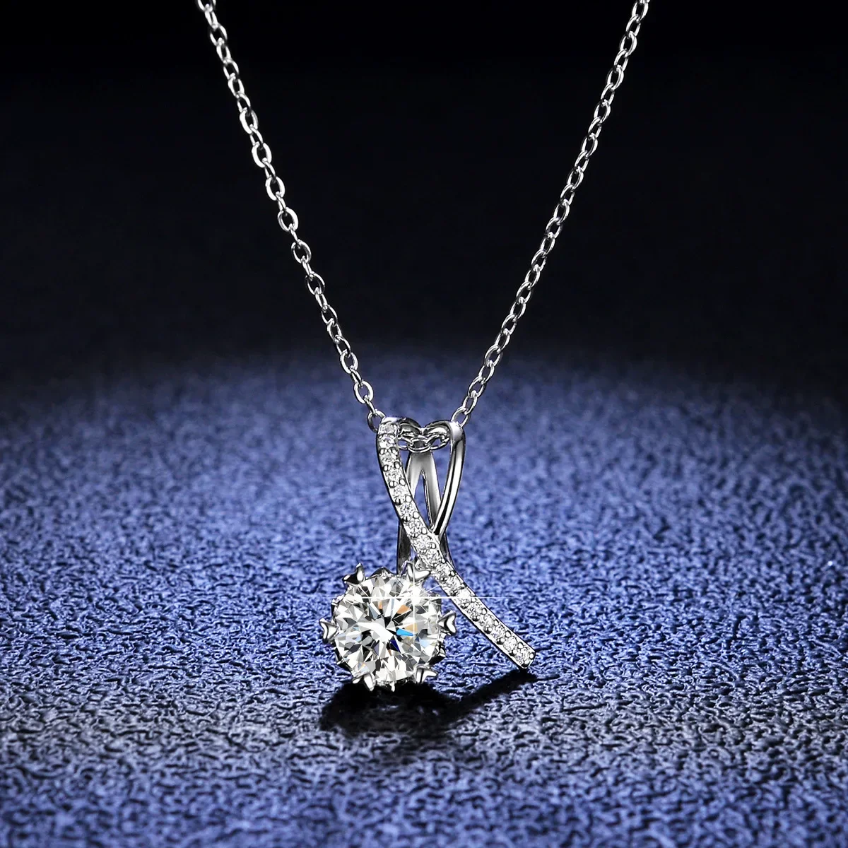 18K gold pendant 1 carat moissanite necklace PT950 platinum pendant women's fashion classic cross jewelry