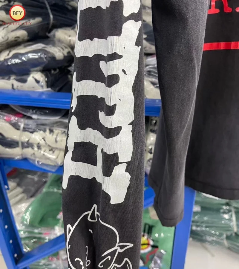 تي شيرت SAINT للرجال والنساء High Street 25AW وصل حديثًا تي شيرت عتيق بأكمام طويلة #5