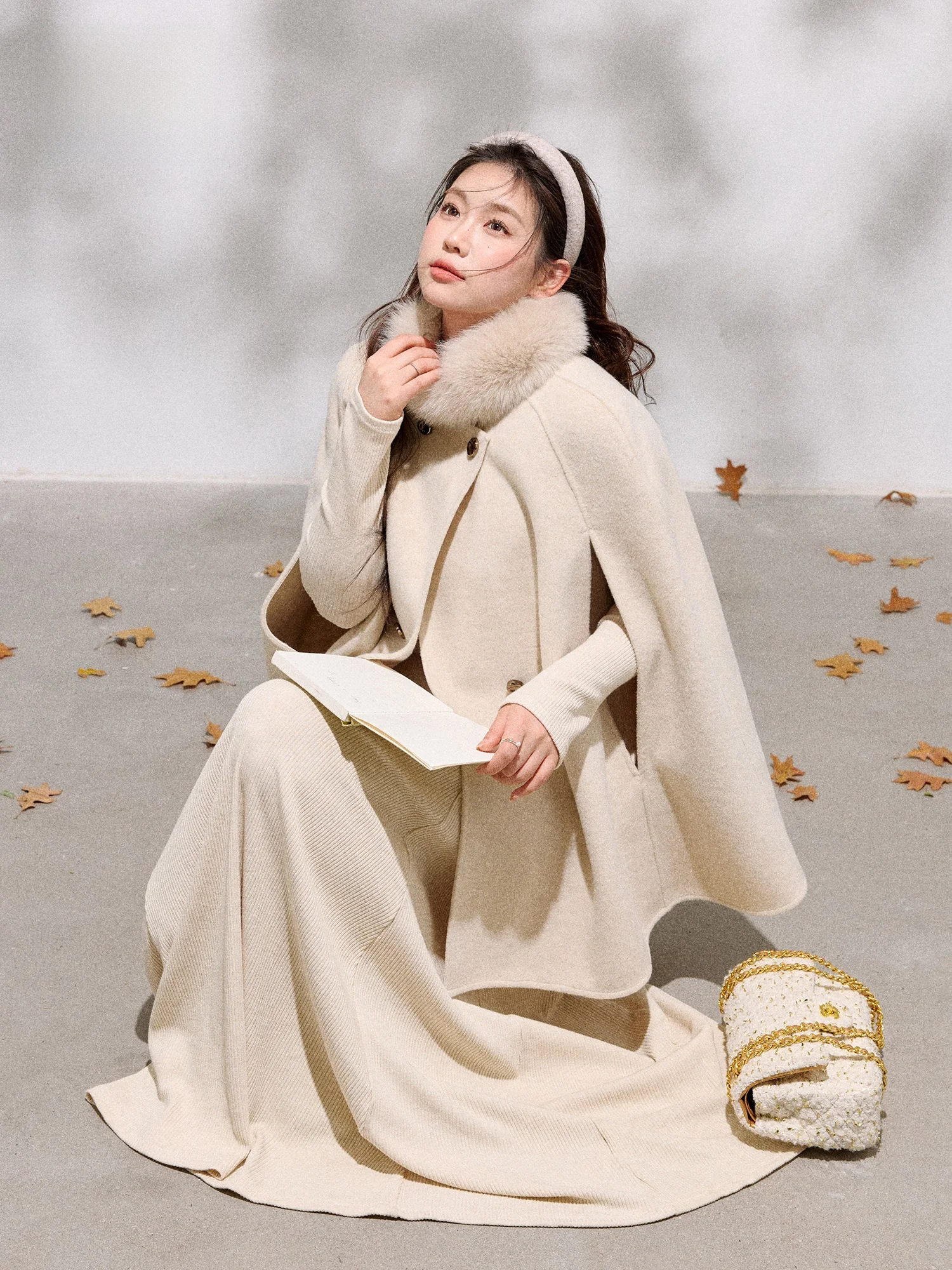 

Зимний модный комплект больших размеров в корейском стиле: пальто с высокой талией, длинными рукавами и меховым воротником, с эффектом стройности, для создания женственного образа