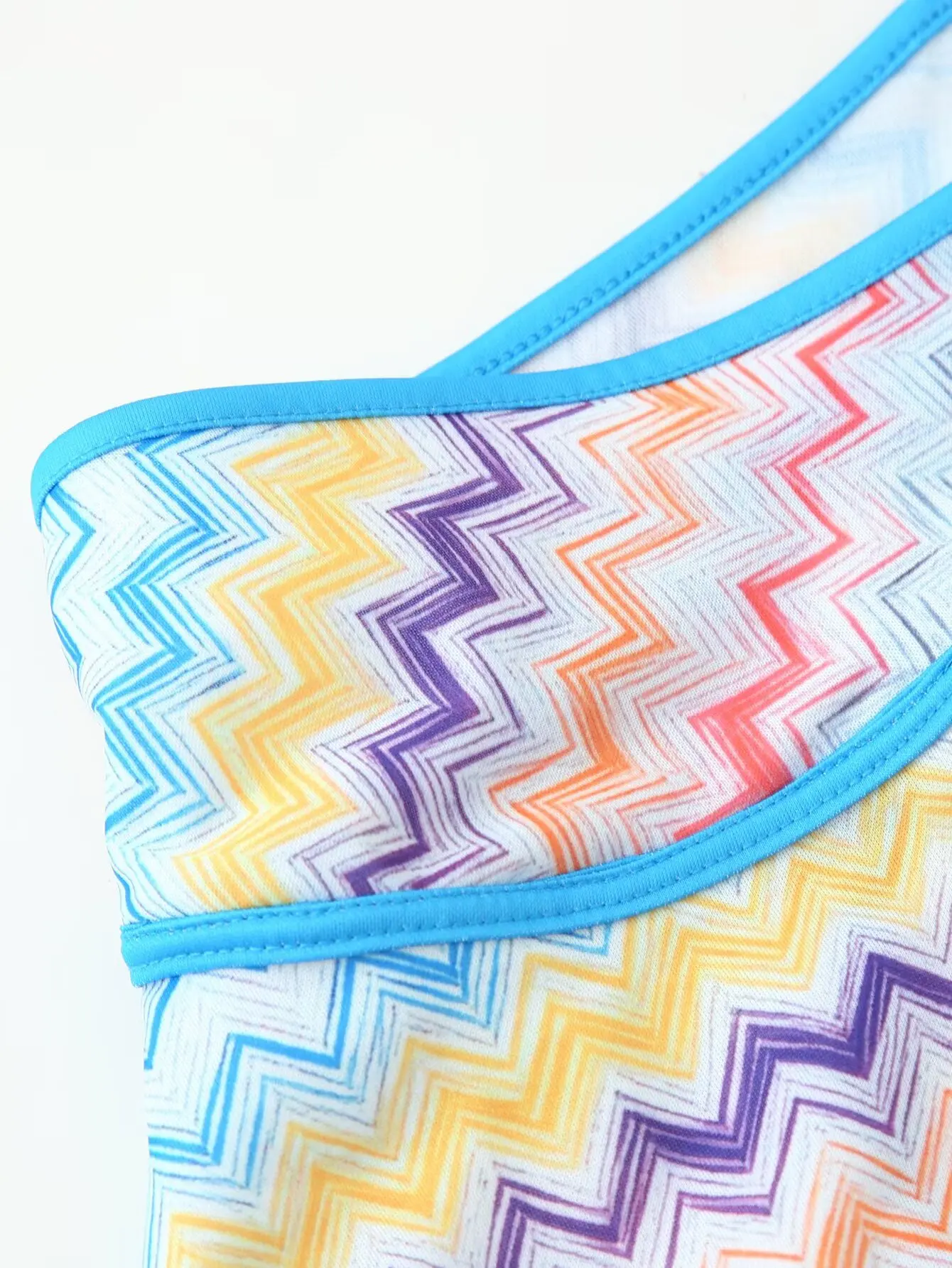 Abito da donna 2025 Nuovo arrivo Abito con orlo diviso con busto e tendenza da donna alla moda