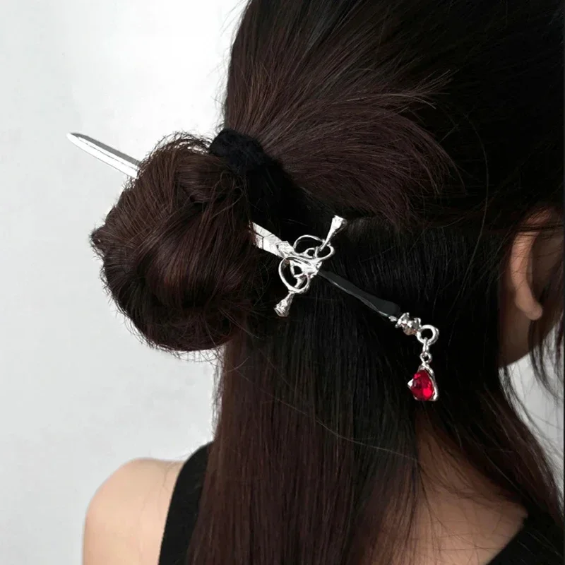Nuova vendita calda delle donne croce high-end coda di cavallo nappa fresca a forma di spada fermaglio per capelli accessorio per capelli spada goccia d'acqua forcina