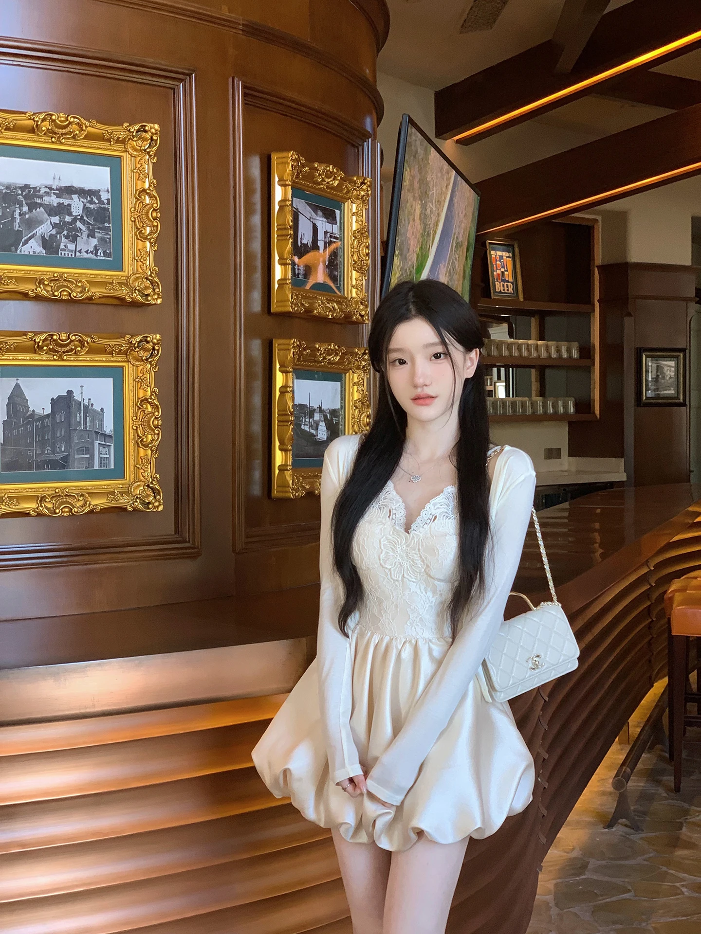 

Комплект из атласного топа с кружевными вставками и кардигана с V-образным вырезом и длинными рукавами для женщин, летний модный наряд WANG