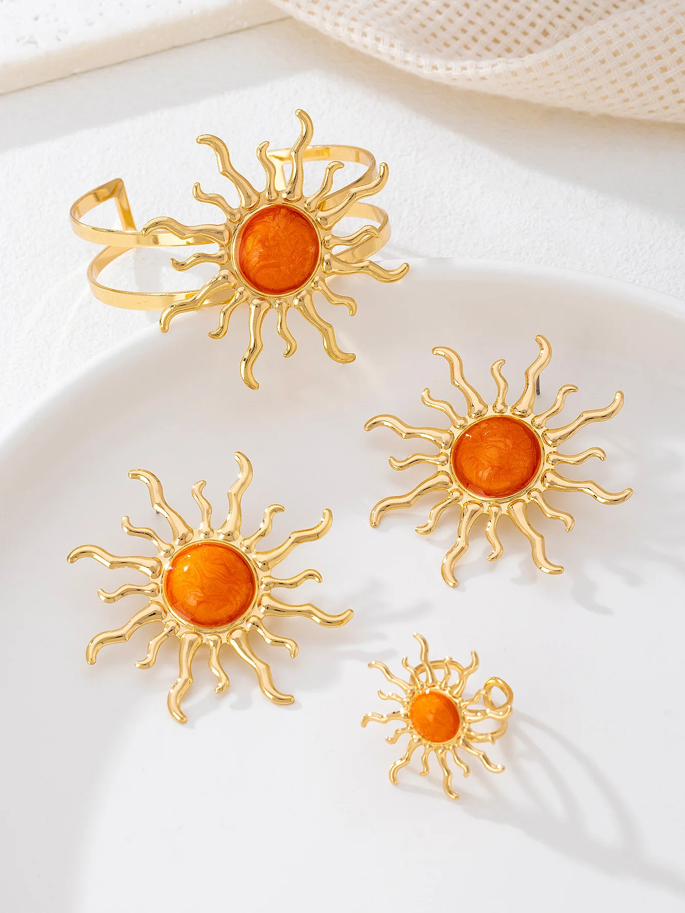 

3PCS Bohemian Vintage Sun Earrings for Women Fashion Jewelry Set Orange Stone Gothic Sun Pendant Necklace Ring Gifts