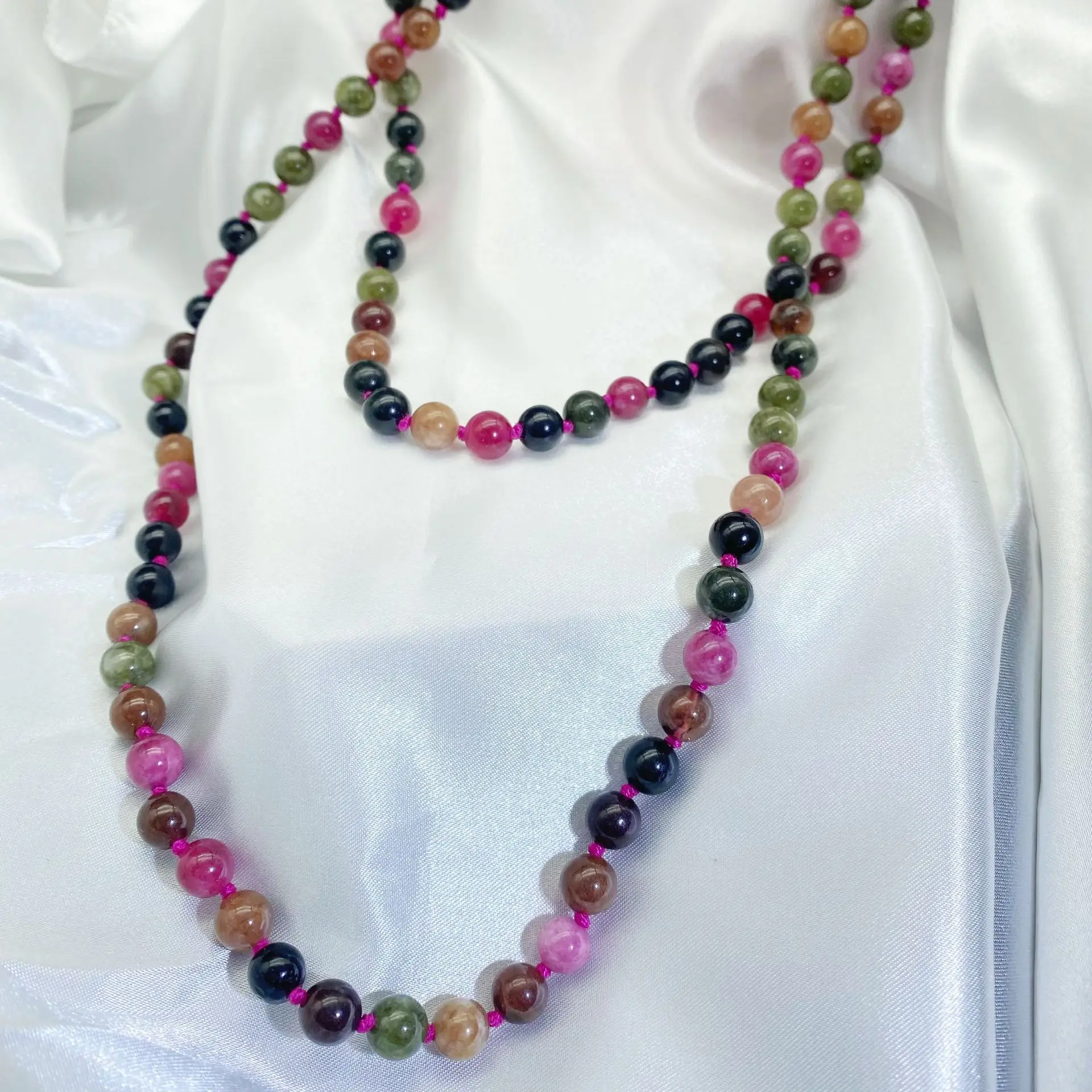 

Japan and South Korea's new women's color tourmaline beaded design sense niche versatile collarbone chain necklace