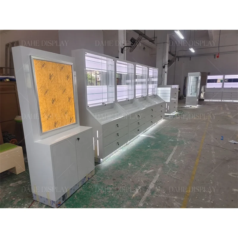 Custom.A مجموعة متنوعة من الخيارات لمتجر البصريات رفوف تزيين عرض عداد زجاجي قابل للقفل #5