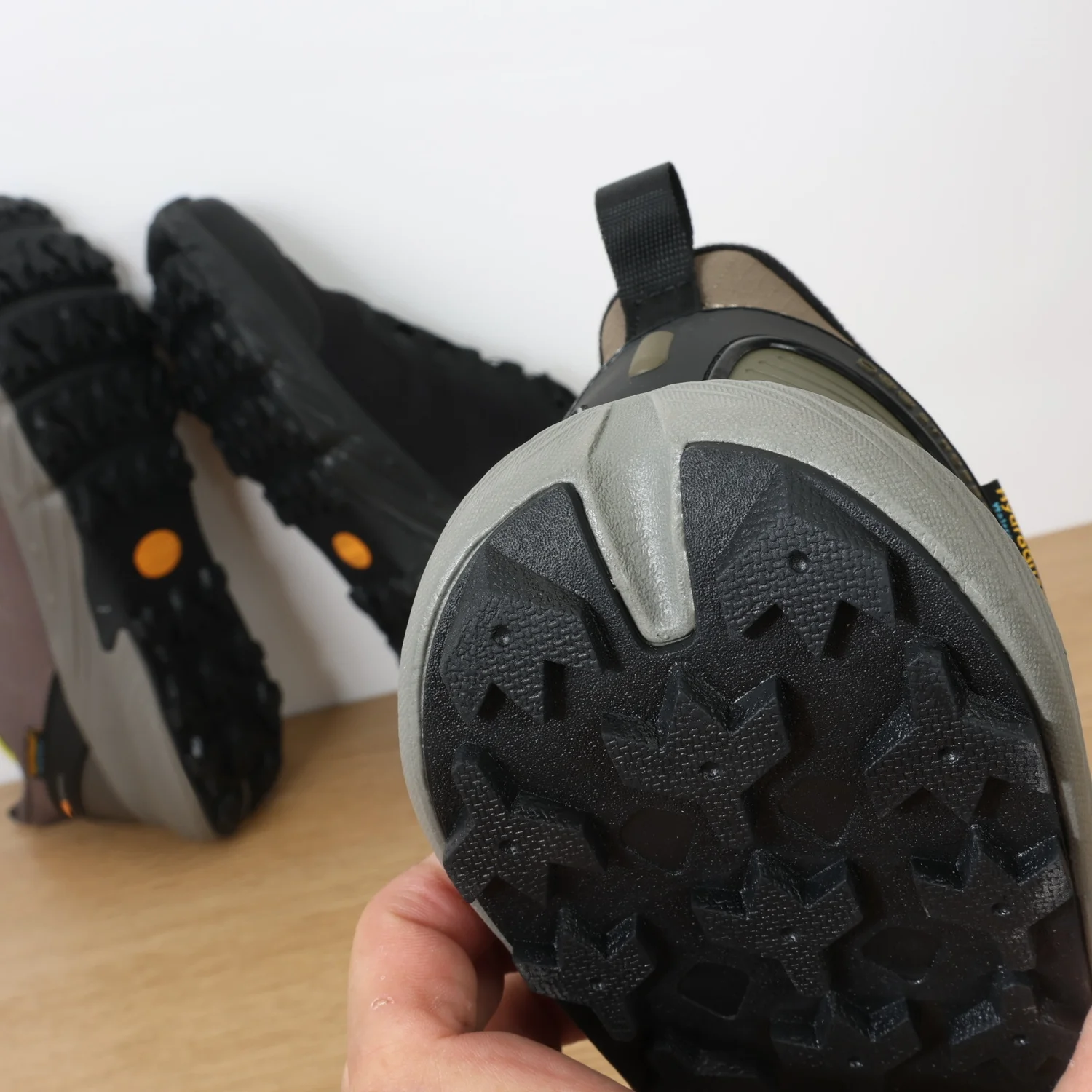 New professional marathon running shoes men's spring carbon plate shock-absorbing non-slip design, teenage students