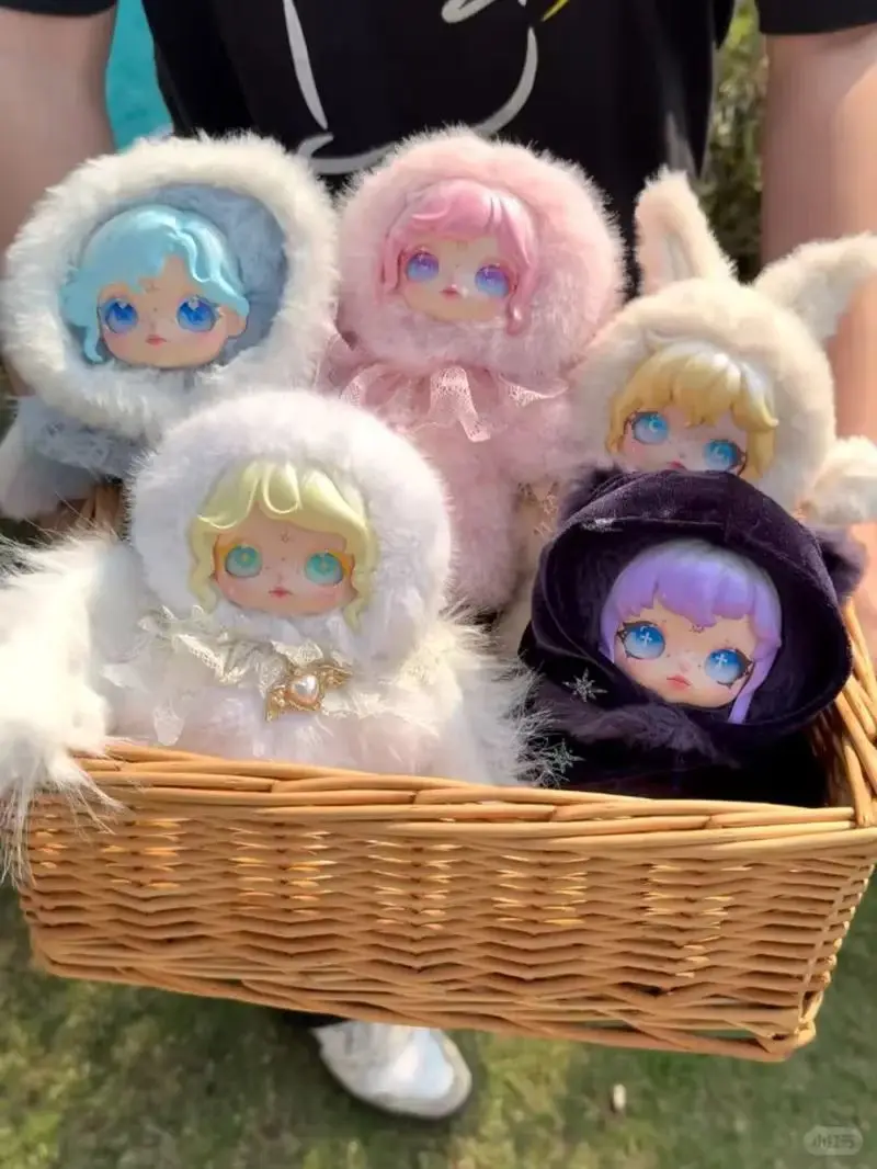 

Новинка в наличии Maytree Aria Snow Trace Secret Language Surprise, плюшевая виниловая слепая коробка со встроенным скелетом, красивая кукла, подарки для девочек