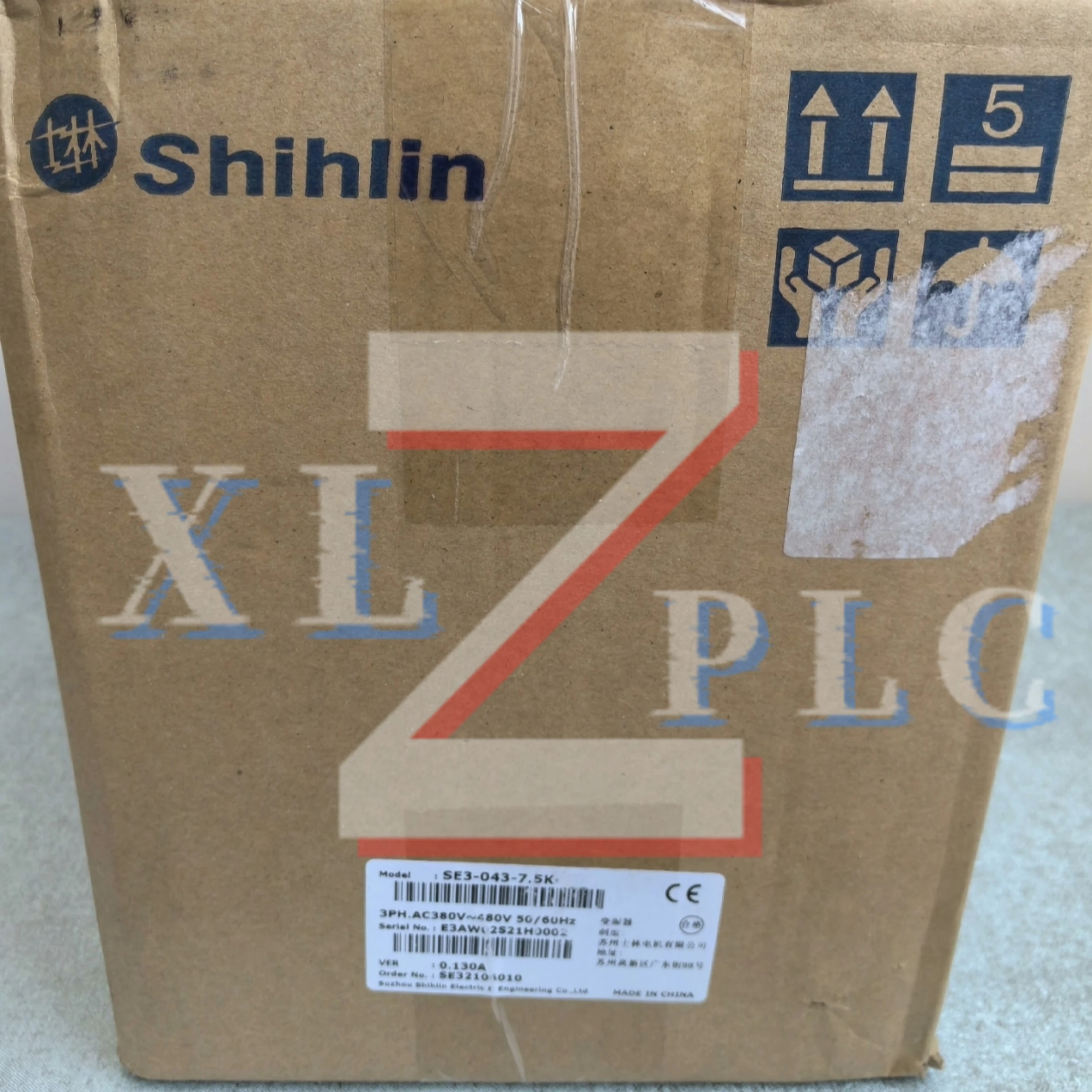 

new original Frequency converter SE3-043-5.5K SE3-043-7.5K