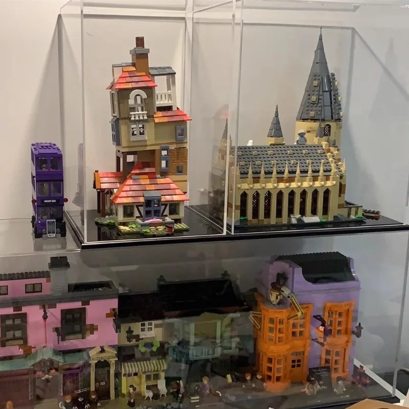 One-piece acrylic display box for LEGO 10326