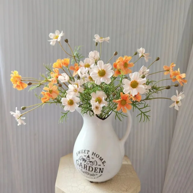 

1pc/5pcs Silk Fabric Artificial Flower Bouquet of Margarita Field Chrysanthemum for Resturant Home Party Table Decoration