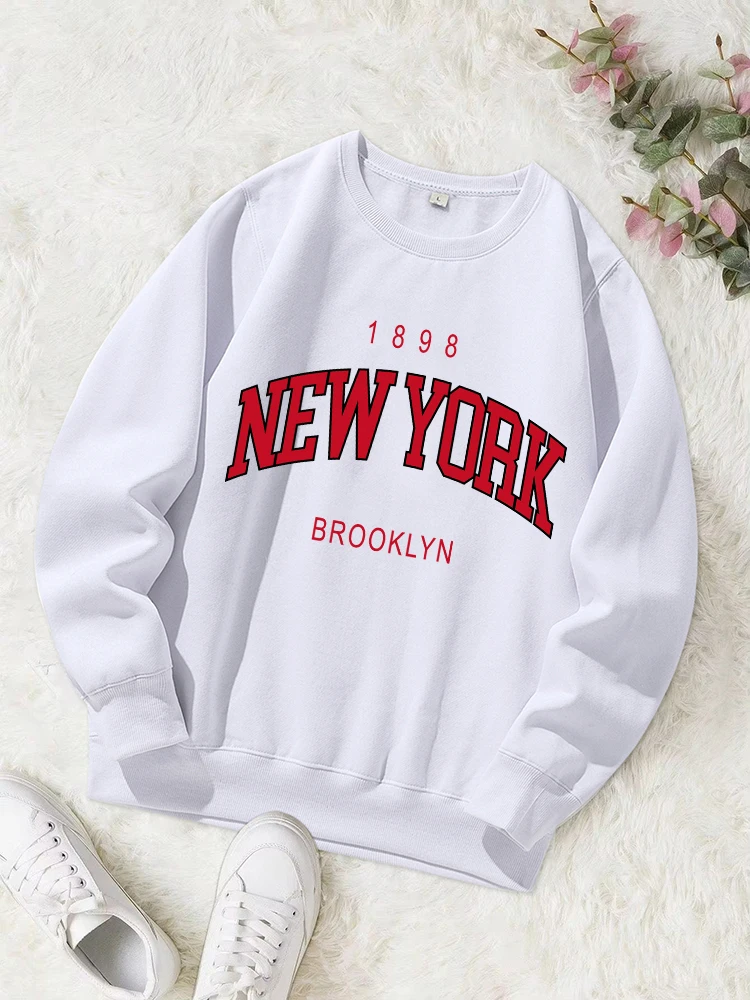 1898 New York Brooklyn Printed Female Sweatshirt Harajuku Fleece Hooded Fashion Comfortable Hoodies Vintage Crew Neck Top Female