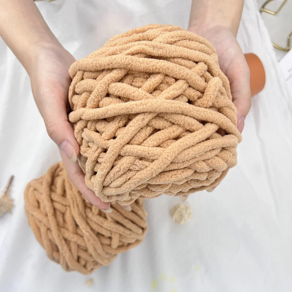 حبلا واحد لينة الحليب القطن يمزج البوليستر المخلوطة الشنيل غزل الصوف مكتنزة للحياكة اليدوية DIY بها بنفسك قبعة كروشيه وشاح الموضوع