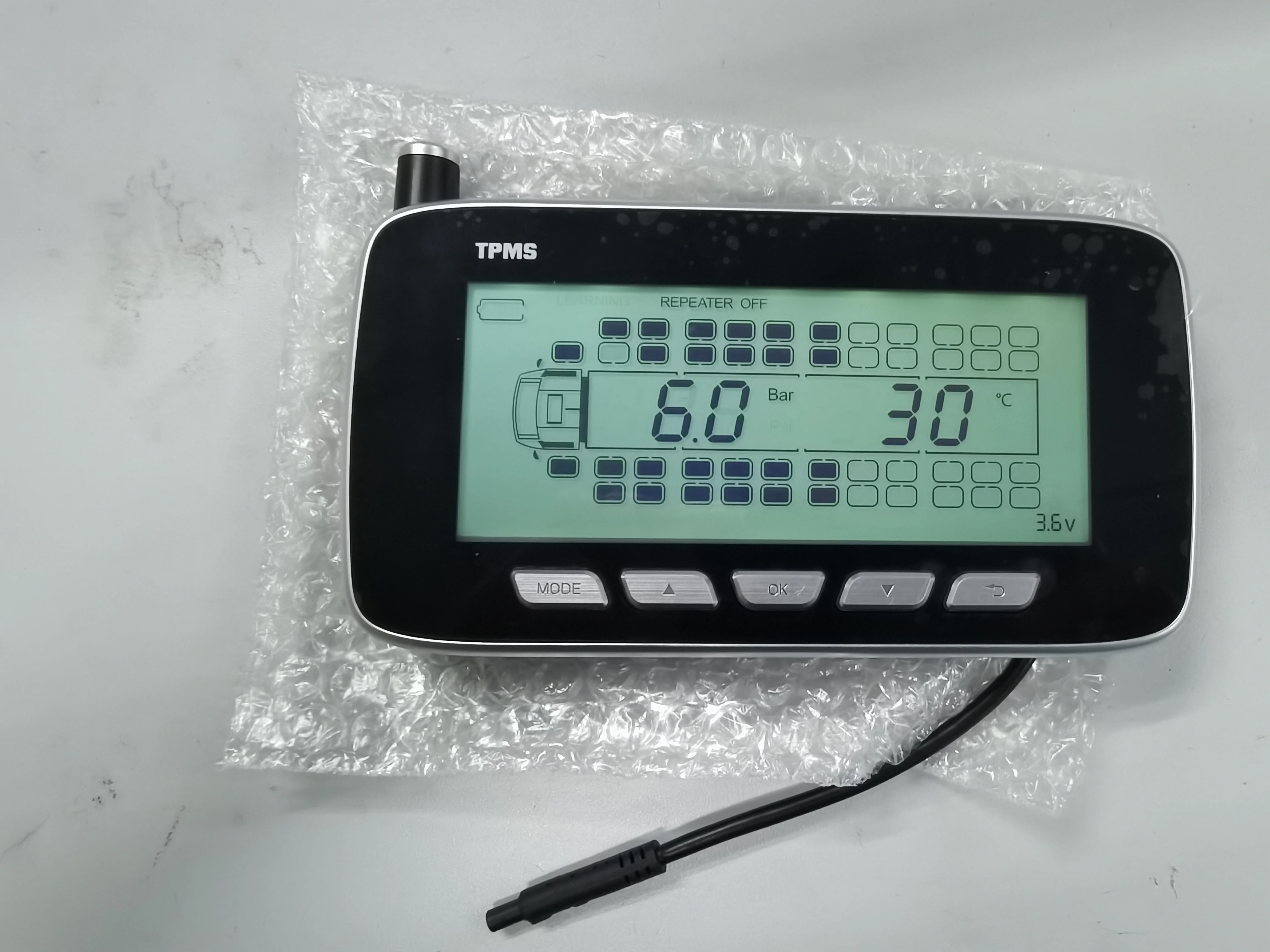 USB Solar Powered Digital TPMS Tyre Temperature 0-14Bar Auto Security Alarm System Universal TruckTire Pressure Gauge