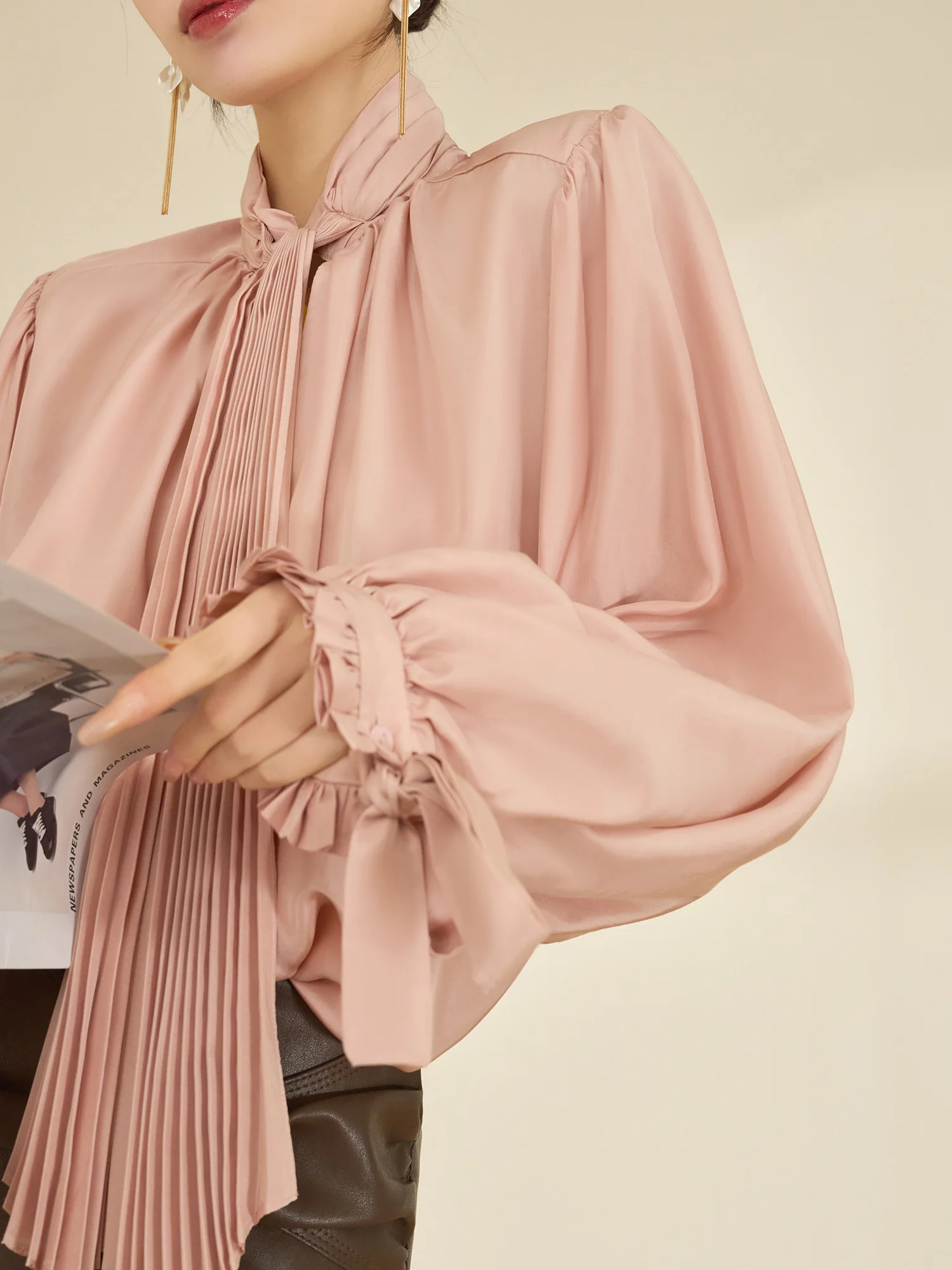 

Ele Pink Long Sve irt Women's Bowtie Design High-End Feel Light Luxury Anti-Aging Flowing Era Unique Faionable