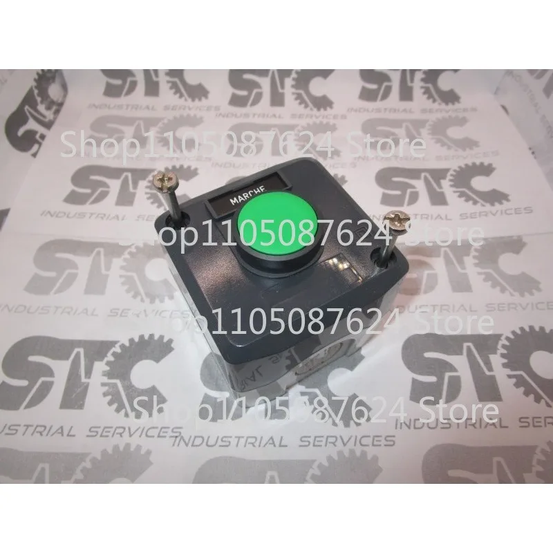 SS    XALD101 -  For SCHNEIDER Control Station Green Flush Button Fast Shipping