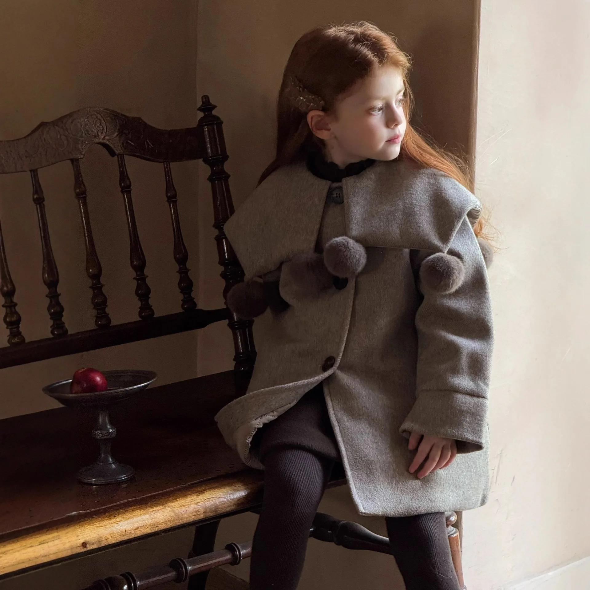 ملابس أطفال جديدة لخريف وشتاء 2025 معطف صوف قطني 50 للفتيات كرة صوف كبيرة بياقة مقلوبة معطف صوف سميك #2