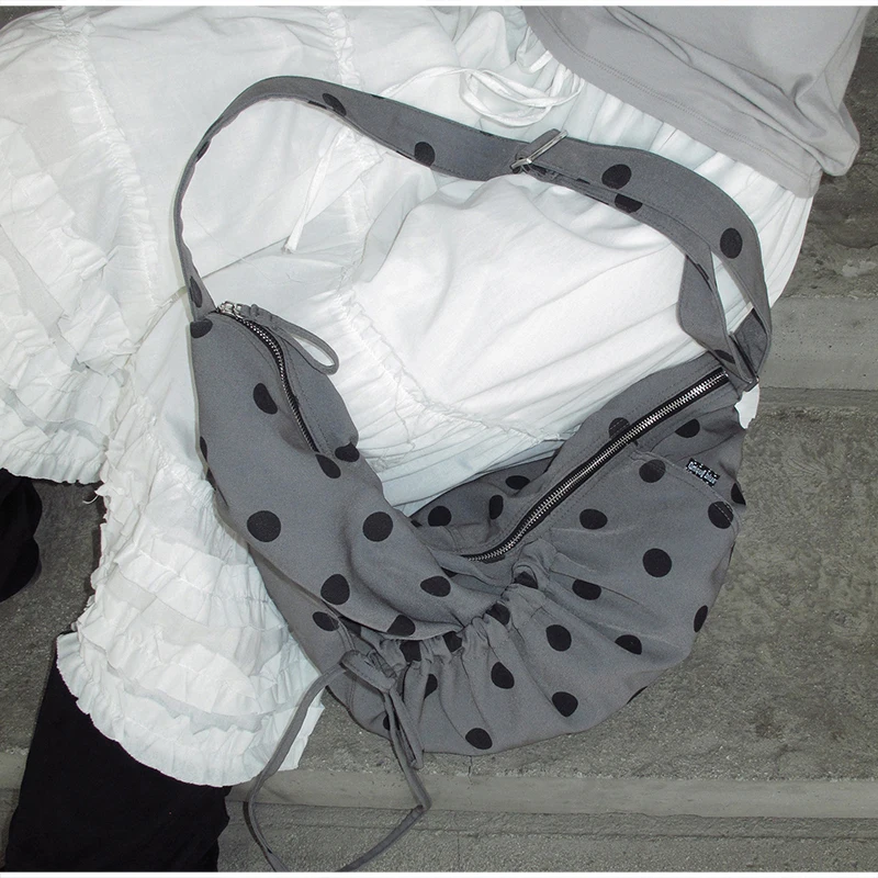 

Корейская сумка-мешок в горошек на шнурке, плиссированная мягкая легкая сумка-кроссбоди, стильная универсальная сумка через плечо для повседневного использования