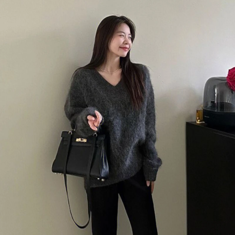 Pullovers Women Furry Winter V-neck Elegant Soft Cozy Leisure Gentle Vintage Loose Ladies Sweaters All-match Korean Fashion Knit