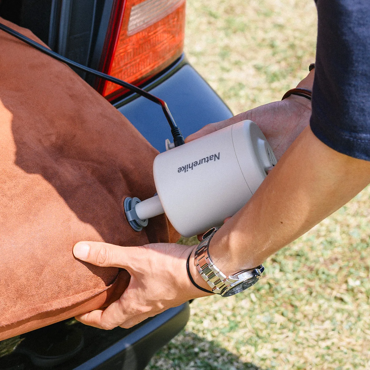 Naturehike XIngxuan Outdoor High-power Air Pump Portable IP44 Quick Inflation Electric Inflator for Air Mat Pillow NH21ZM009