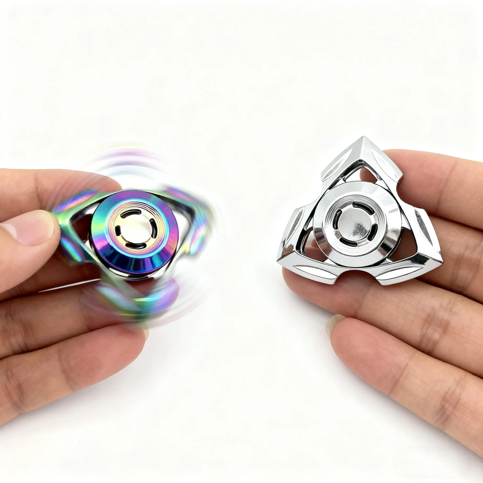 ของเล่นฟิดเจ็ตสปินเนอร์โลหะระดับพรีเมียม – ไตรสปินเนอร์สีรุ้งและสปินเนอร์สีเงินสำหรับบรรเทาความเครียด ความตื่นตระหนก และความกังวล