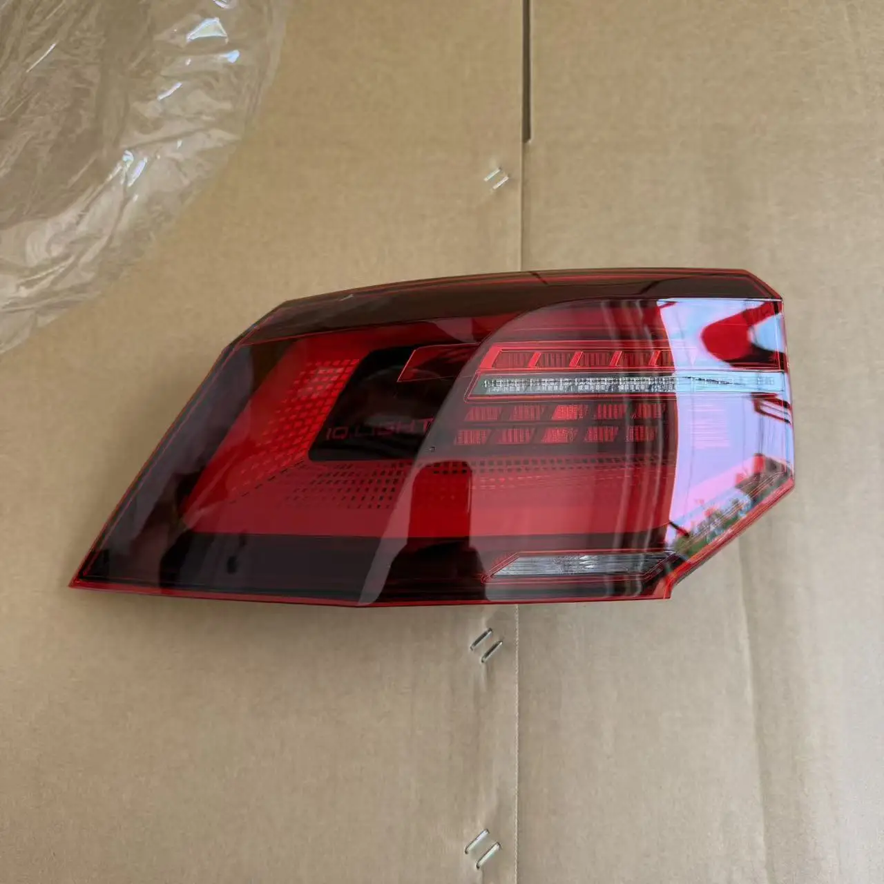 For VW Golf 8 GTI Rline IQ rear tail light outer tail light 5HG945207 or 5HG945208
