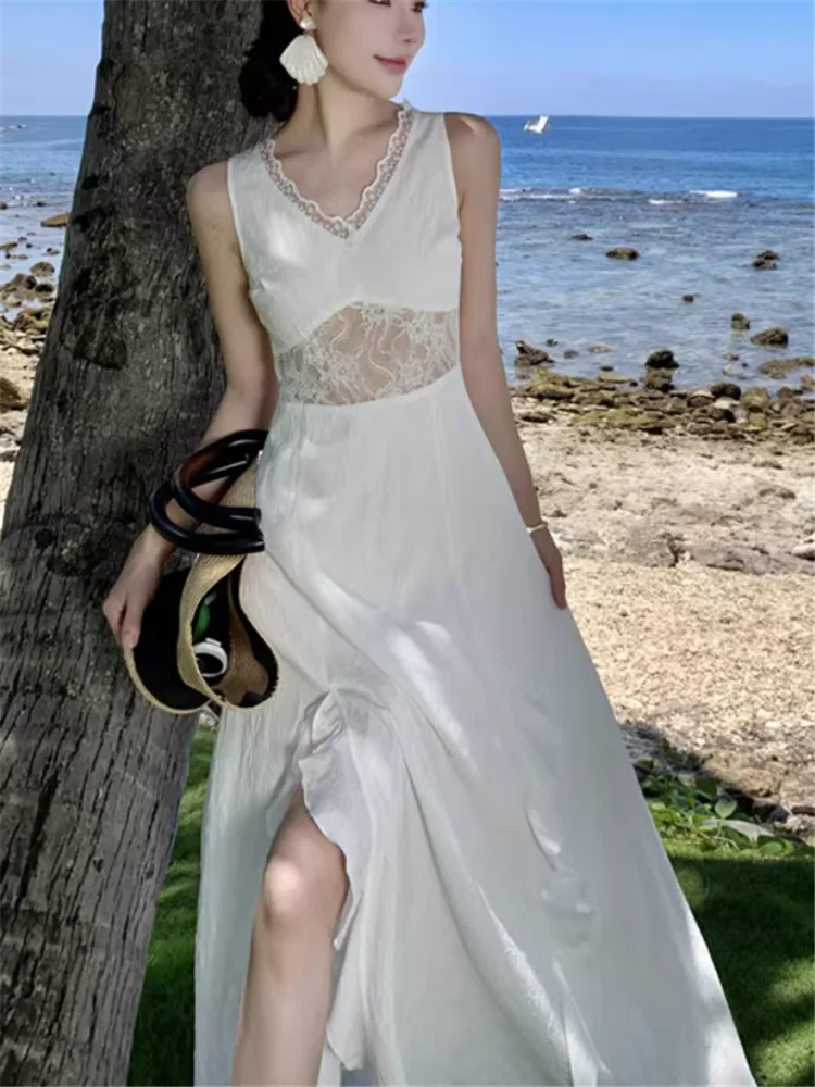 Robe longue blanche en dentelle transparente, Patchwork, Style vacances, col en V, dos creux, sans manches, fente haute, débardeur irrégulier, été