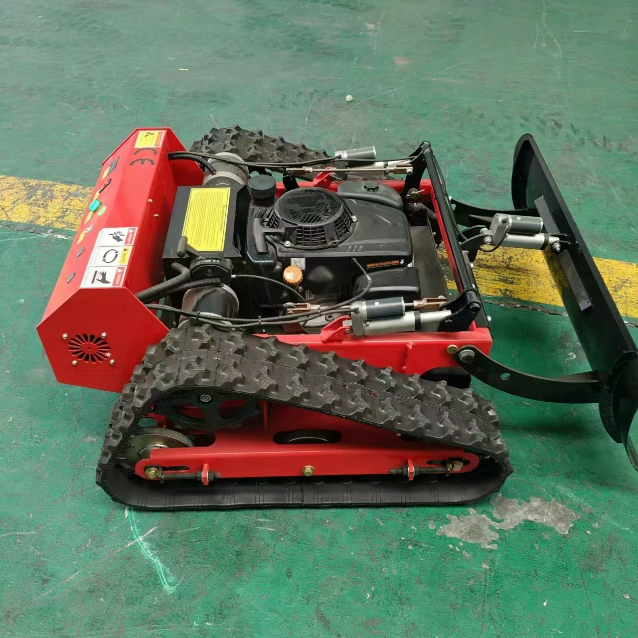 Remote control weedcutter, crawler-type, self-propelled four-wheel drive grass chopping and grass cutter, household