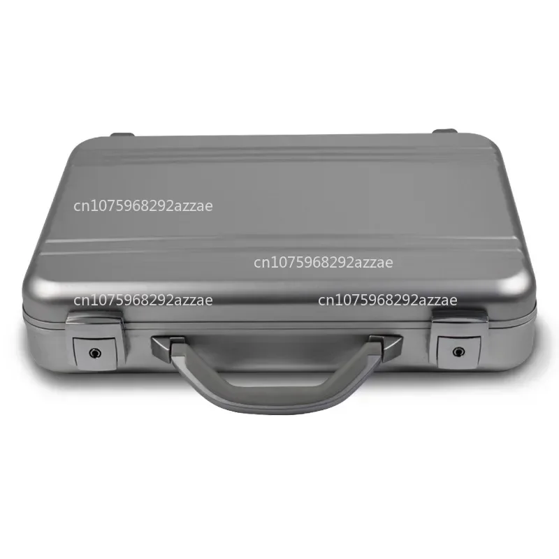 

Деловой чемодан из алюминиевого сплава