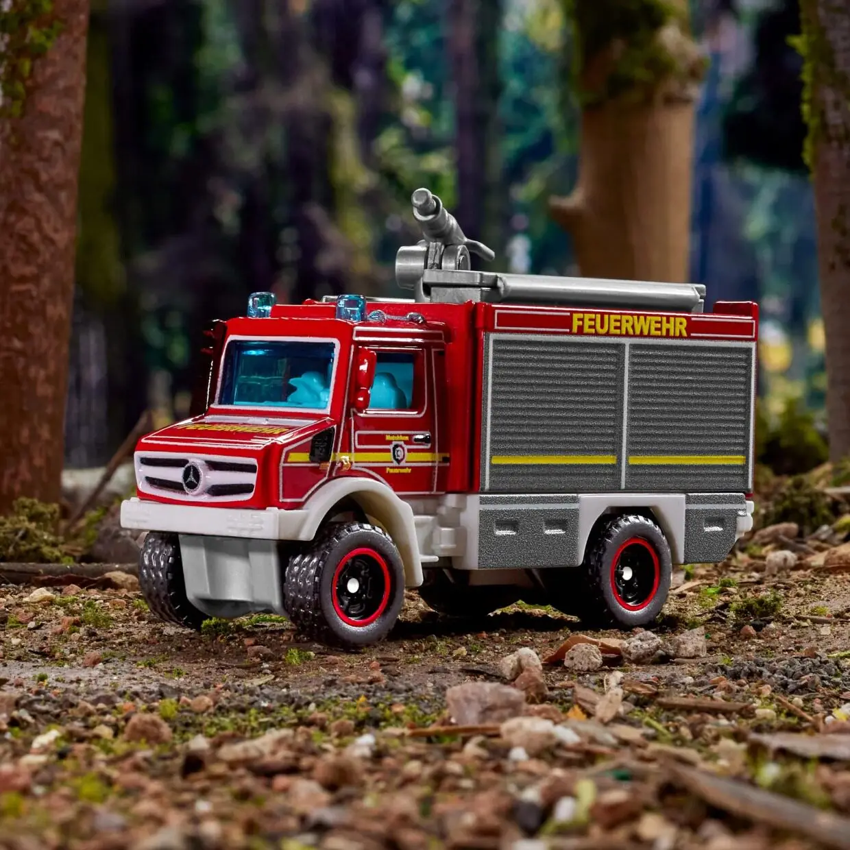 Matchbox CREATIONS UNIMOG FIRE TRUCK 1/64 Metal Die-cast Model Collection Toy Vehicles