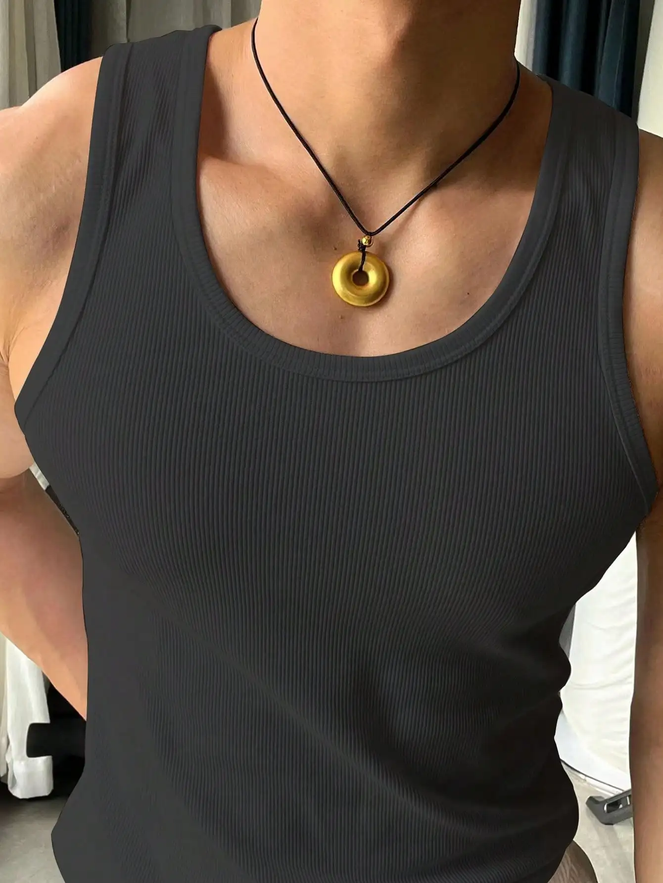 

Мужская повседневная майка без рукавов в рубчик однотонного цвета для ежедневной носки