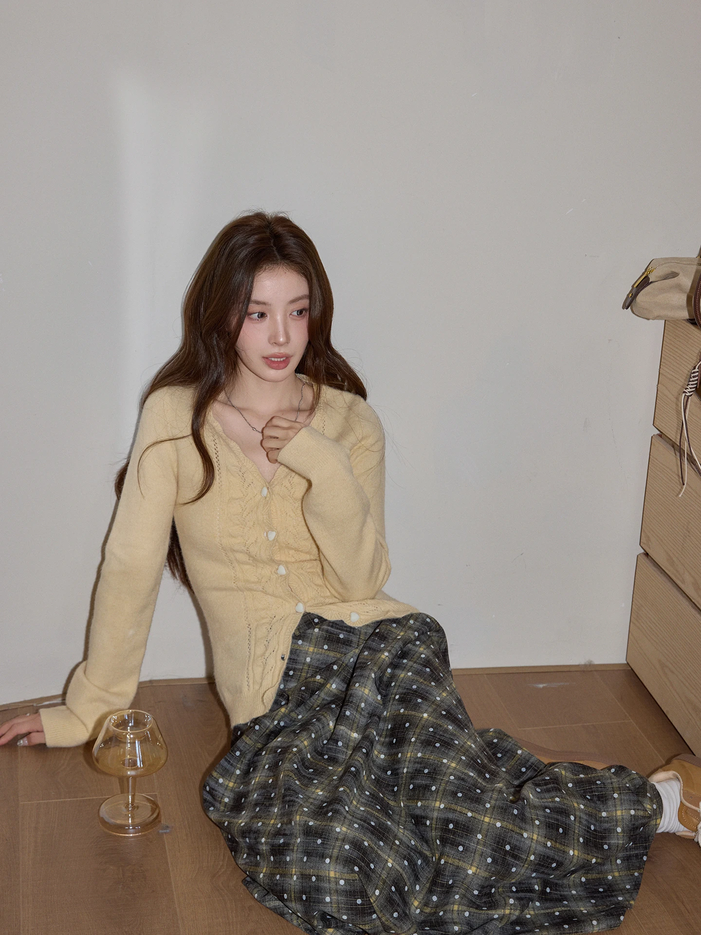 

Желтый свитер-пуловер с V-образным вырезом, женский, длинный, для ношения под одеждой, вязаный топ, повседневный, осенне-зимний, высококачественный, модный