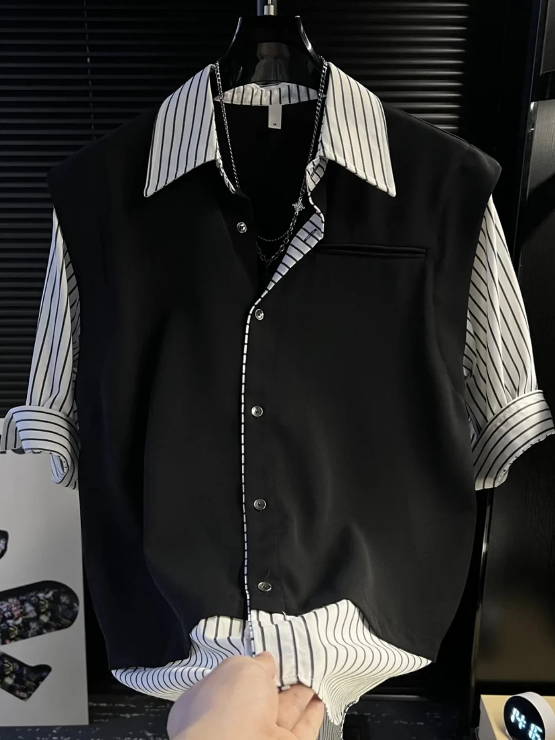 

Summer 2025 Faionable Striped Loose ort Sve Men's irt Versatile Casual High-End Feeling Tagkita Brand irt