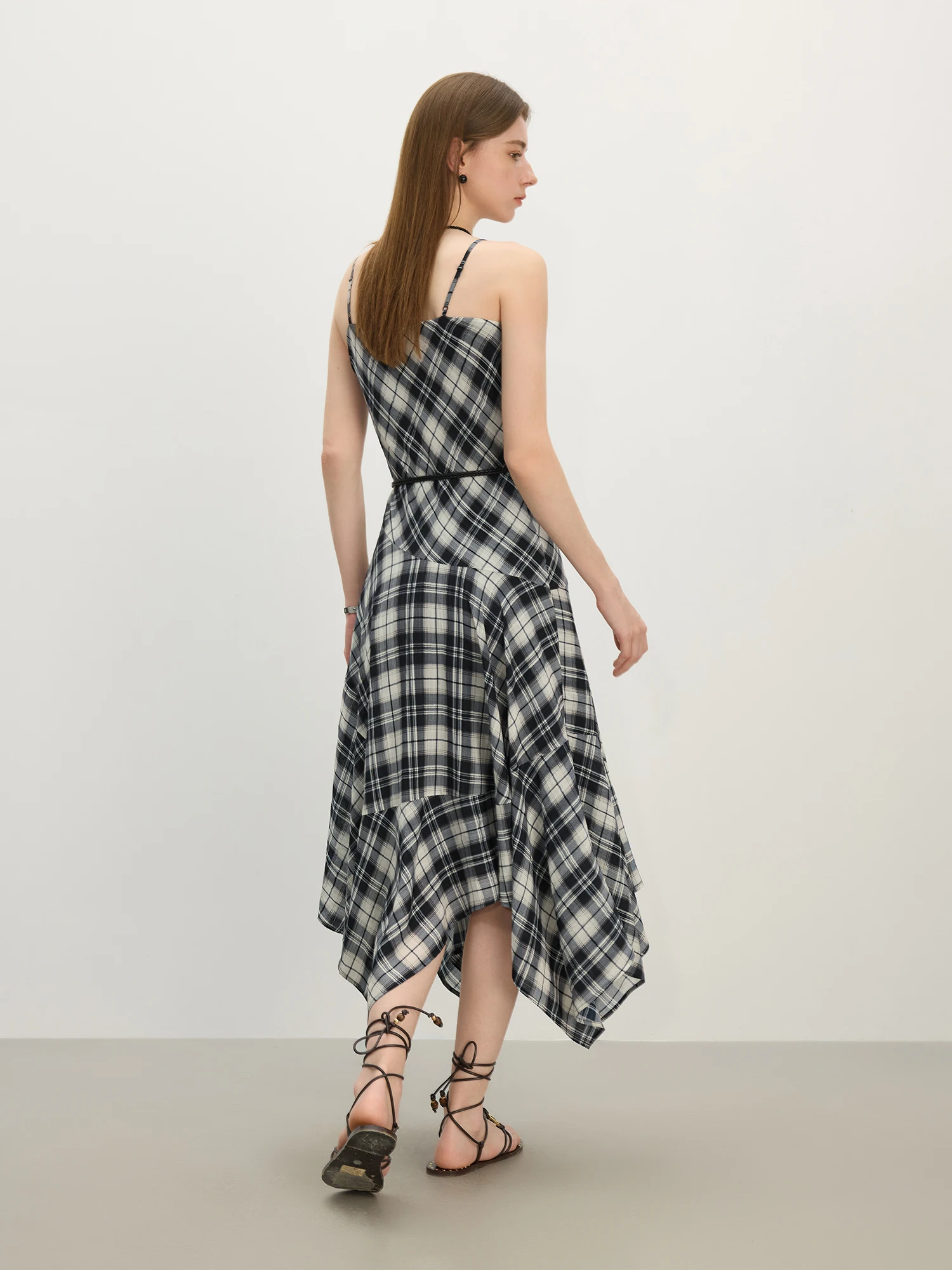 FSLE 2025 Abito estivo da donna con scollo a V a quadretti - Orlo asimmetrico e silhouette a flusso libero