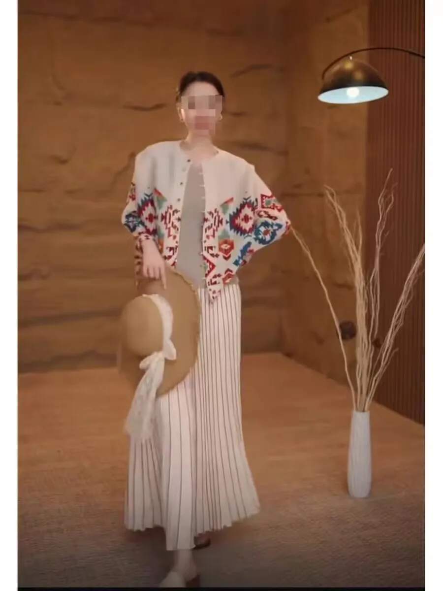 Spring Summer New Ethnic Style Geometric Pattern Pleated Open Cardigan Women's Short Jacket round Neck Button Elegant Vacatio...