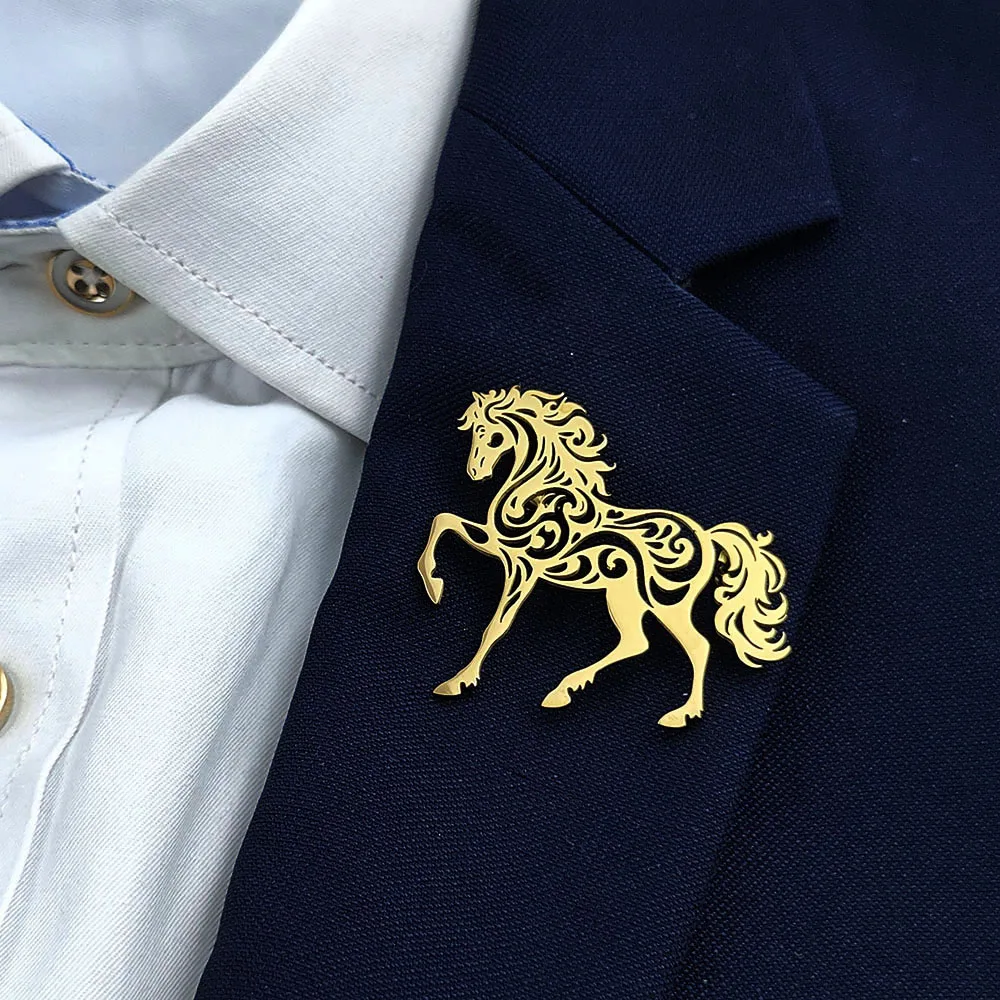 Broche creativo de acero inoxidable con estampado de caballo, accesorios de traje para hombre impermeables y que no se decoloran, alfileres de solapa, regalo para el marido
