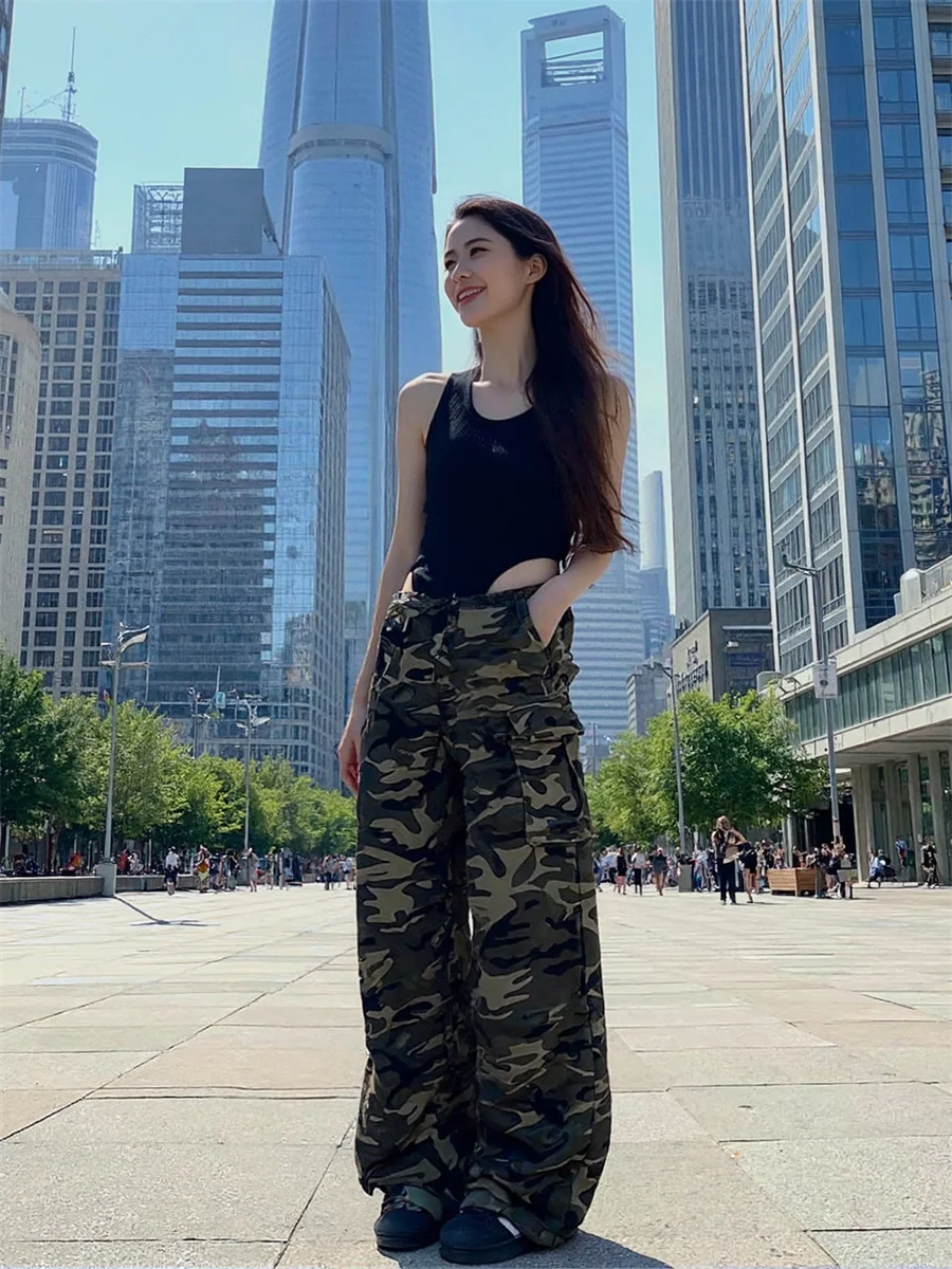 กางเกงยีนส์ผู้หญิงทรงตรง มีกระเป๋า ซิปหน้า สไตล์ลำลอง สีน้ำเงินฟอก เอวกลาง ทรงคลาสสิก ใส่สบาย เรียบง่าย